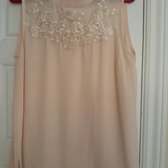 blouse - Picture 2 of 2